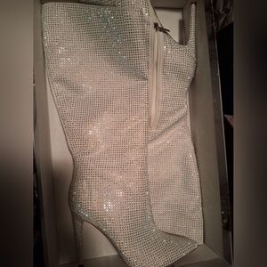 Jennifer Lopez Heeled White Boots